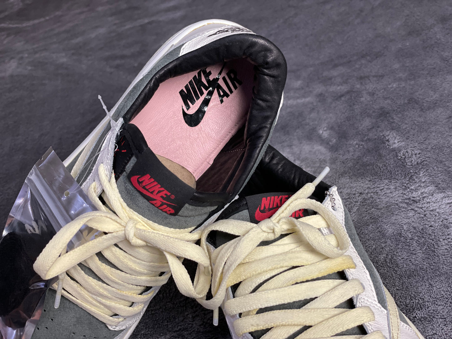 Grey Travis Scott Jordan 1 low “Air Tigre”