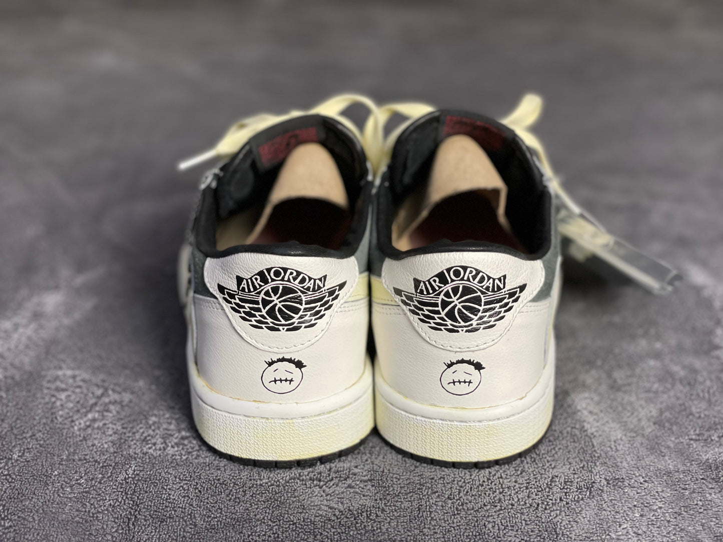 Grey Travis Scott Jordan 1 low “Air Tigre”