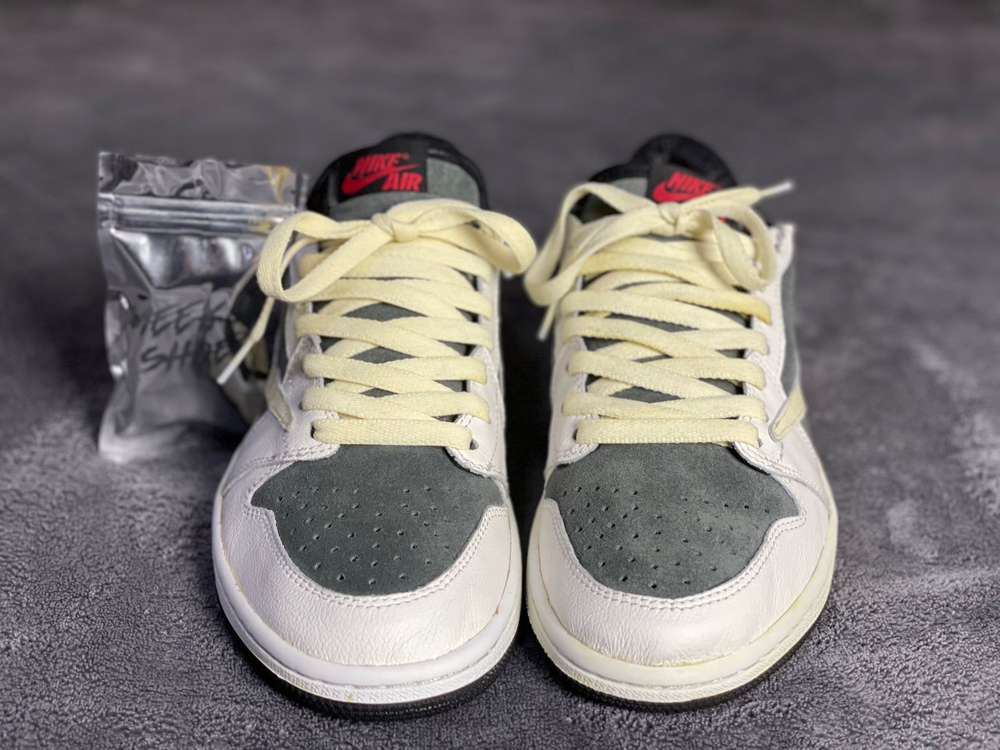 Grey Travis Scott Jordan 1 low “Air Tigre”